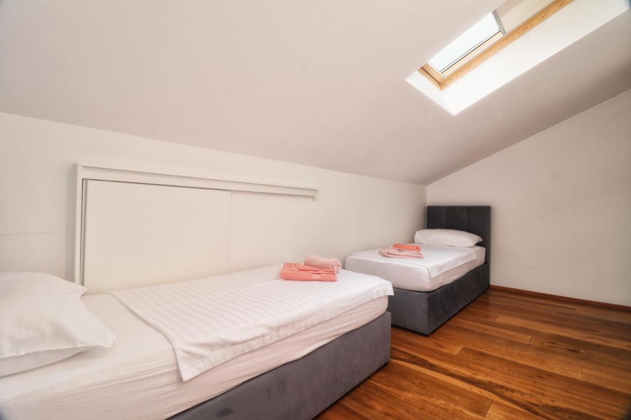 Kseni Accommodation โรวีน ภายนอก รูปภาพ