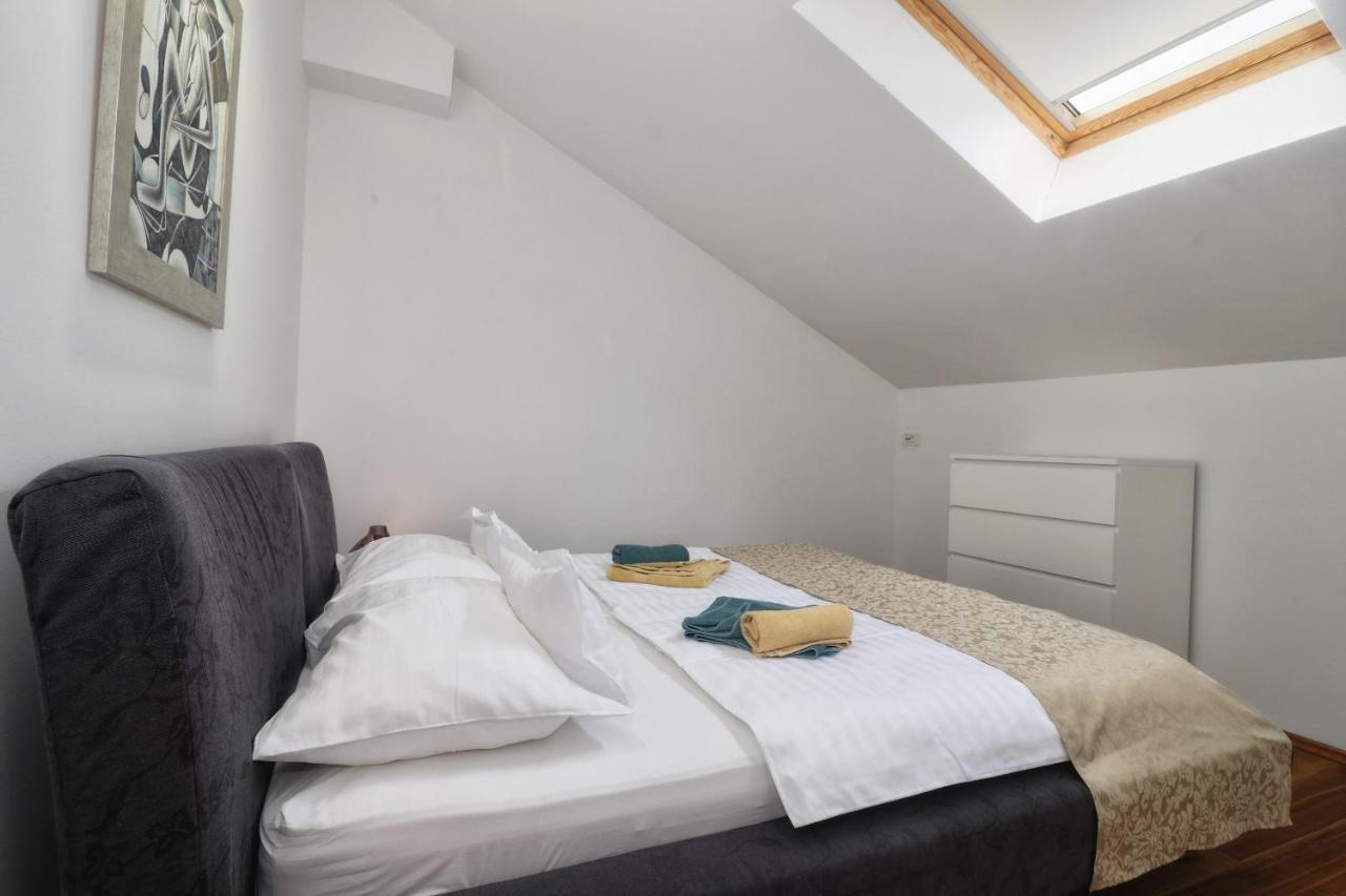 Kseni Accommodation โรวีน ภายนอก รูปภาพ