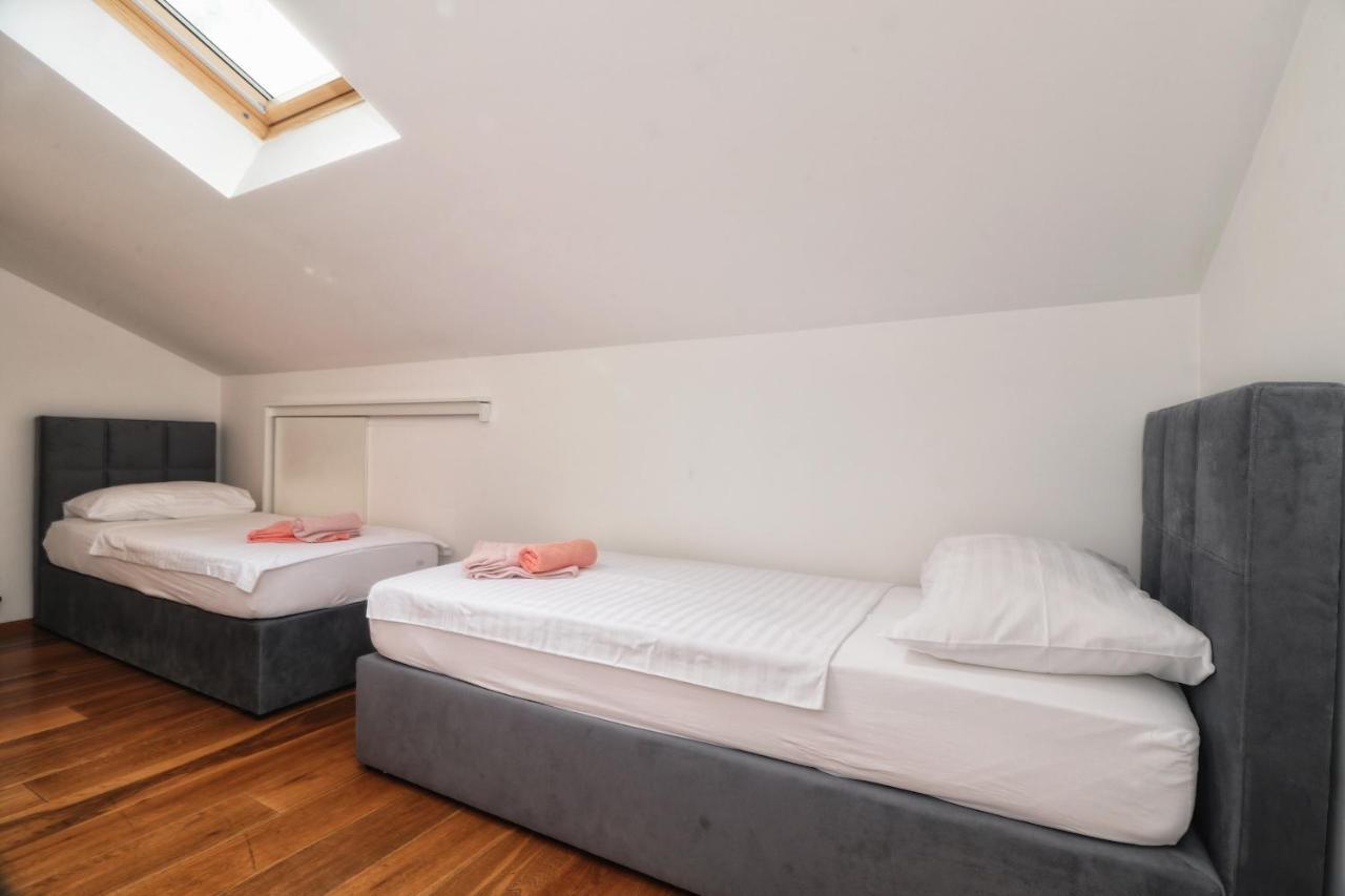 Kseni Accommodation โรวีน ภายนอก รูปภาพ
