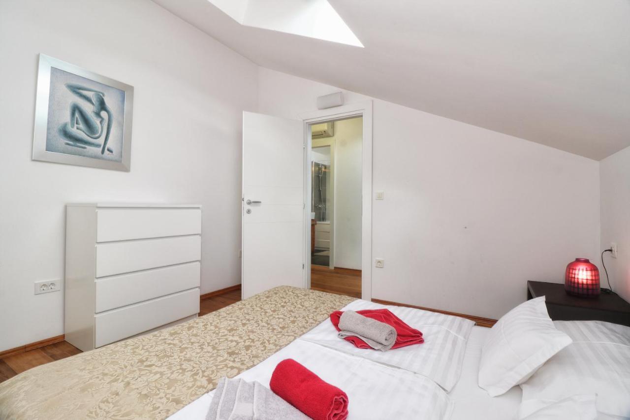 Kseni Accommodation โรวีน ภายนอก รูปภาพ